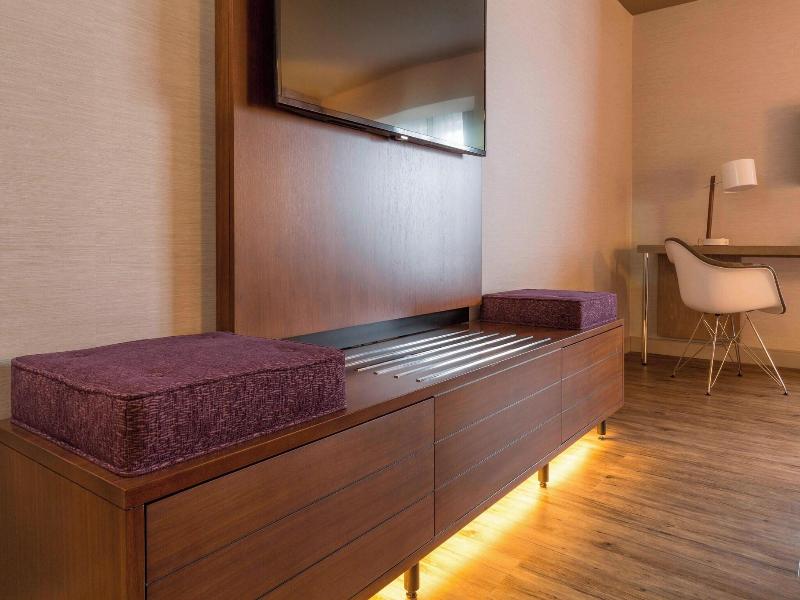 The Del Monte Lodge Renaissance Rochester Hotel & image