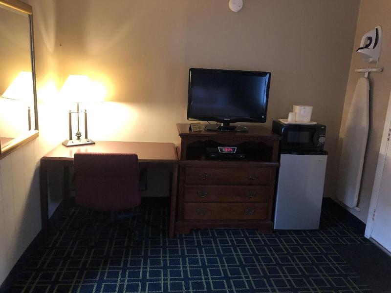 Claremont Motor Lodge image