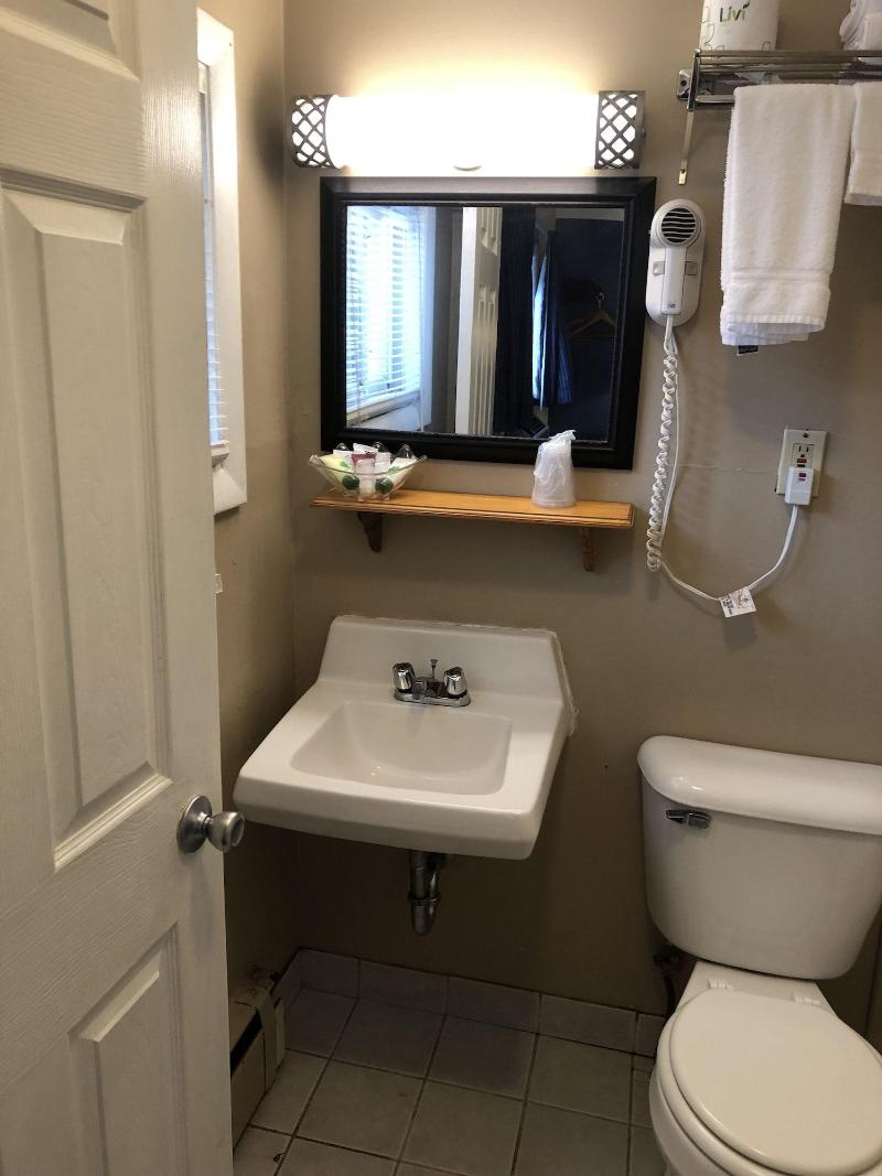 Claremont Motor Lodge image