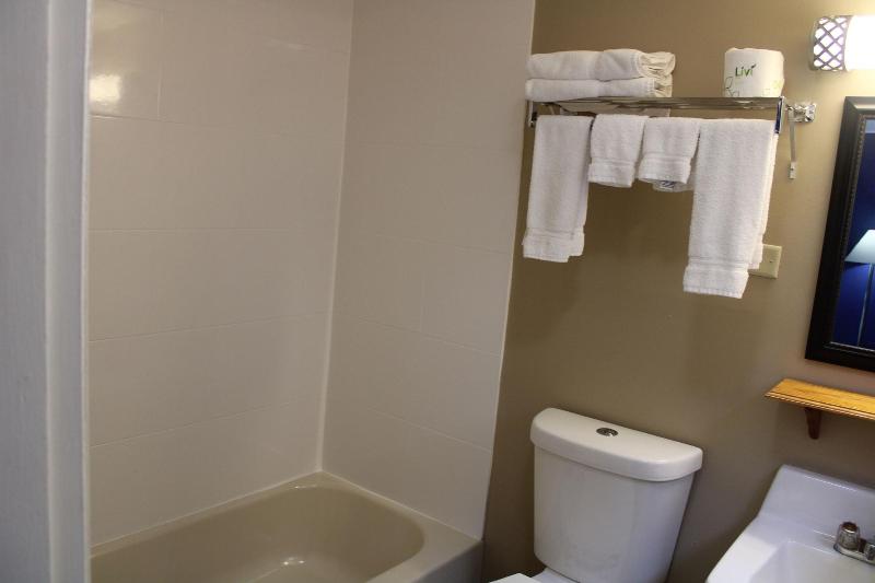 Claremont Motor Lodge image