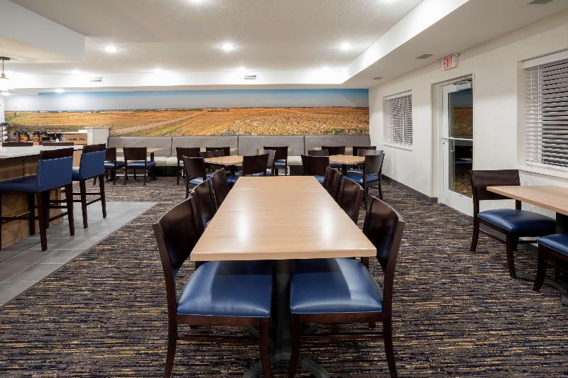 Grandstay Hotel And Suites Milbank image