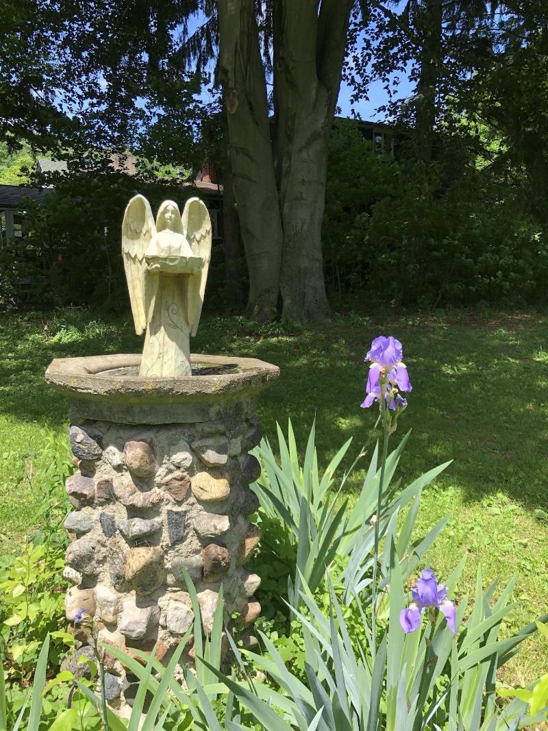 18 Vine Inn & Carriage House image