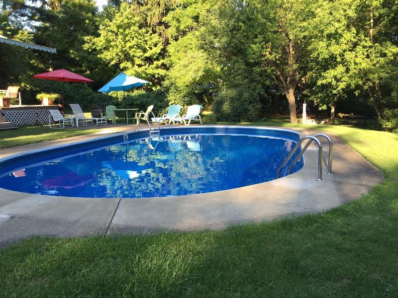 18 Vine Inn & Carriage House image
