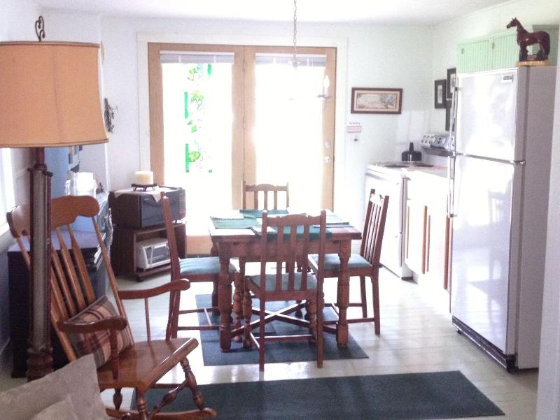 18 Vine Inn & Carriage House image