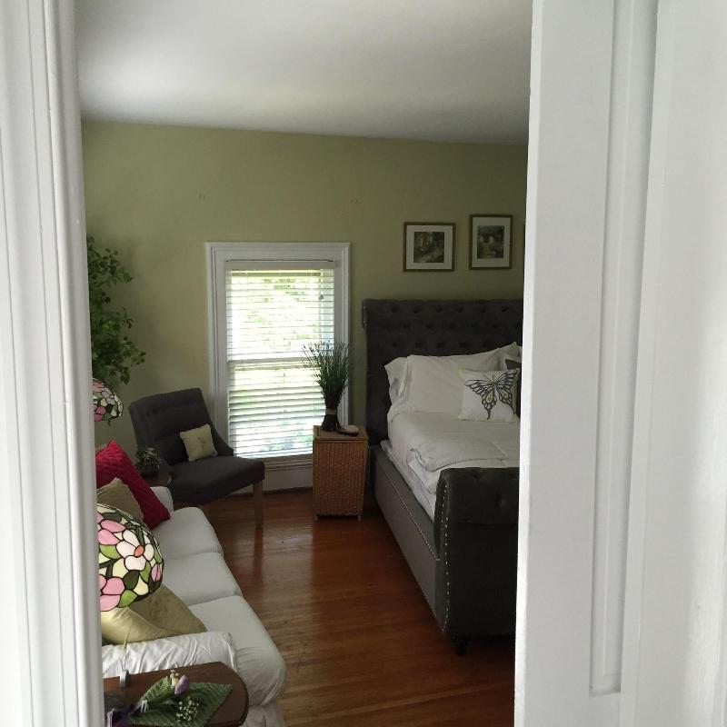 18 Vine Inn & Carriage House image