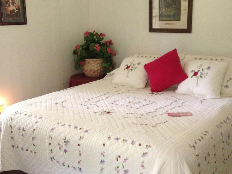 18 Vine Inn & Carriage House image