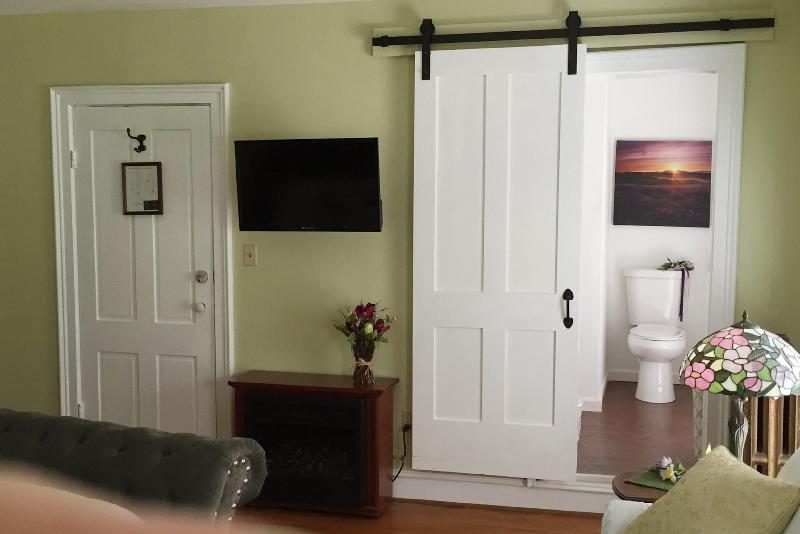 18 Vine Inn & Carriage House image