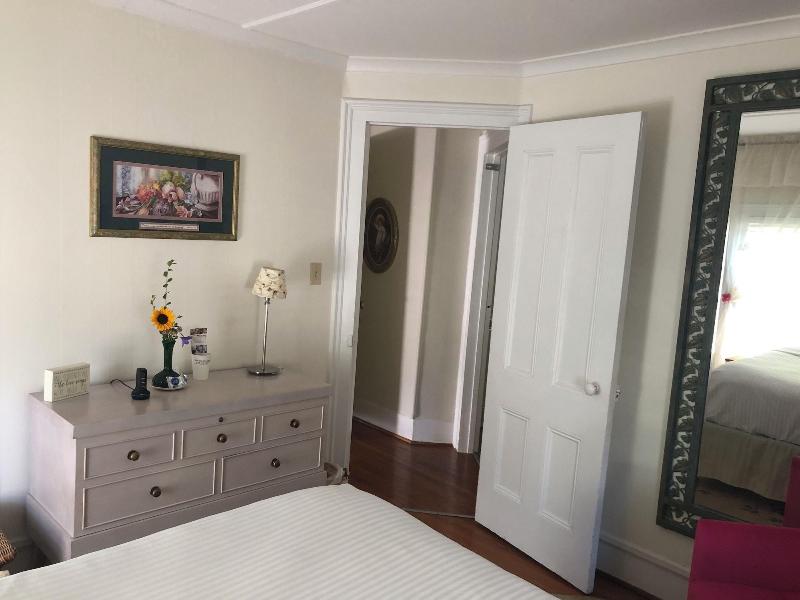 18 Vine Inn & Carriage House image