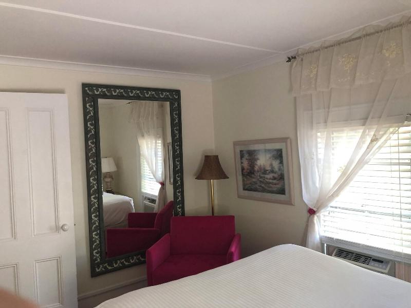 18 Vine Inn & Carriage House image