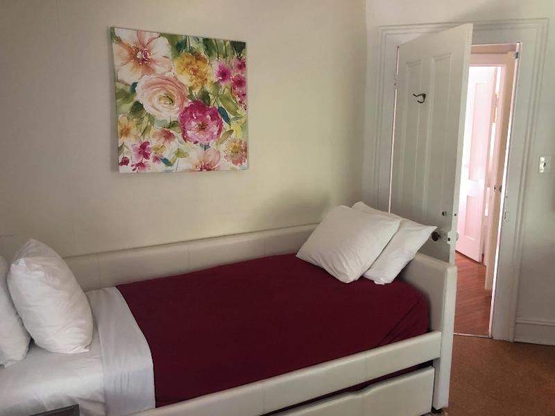 18 Vine Inn & Carriage House image