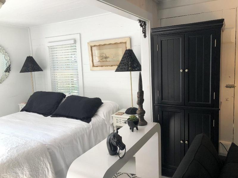 18 Vine Inn & Carriage House image
