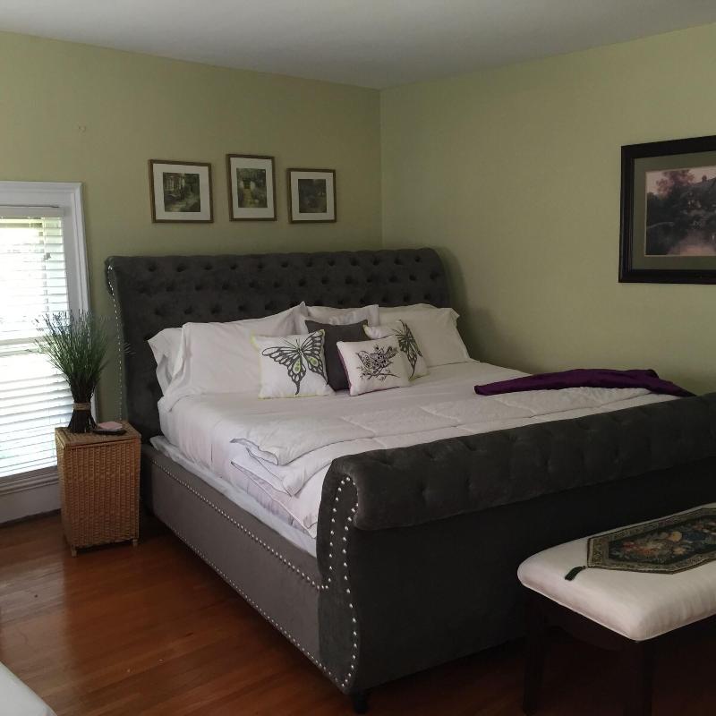 18 Vine Inn & Carriage House image