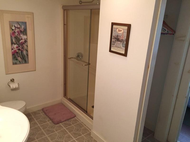 18 Vine Inn & Carriage House image