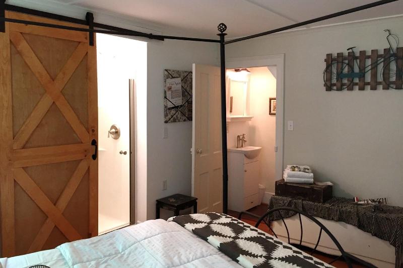 18 Vine Inn & Carriage House image