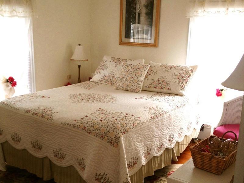 18 Vine Inn & Carriage House image