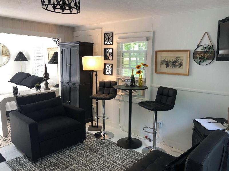 18 Vine Inn & Carriage House image