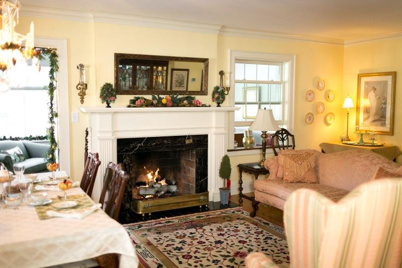 1810 Emerson House Bed & Breakfast-Adults Only image
