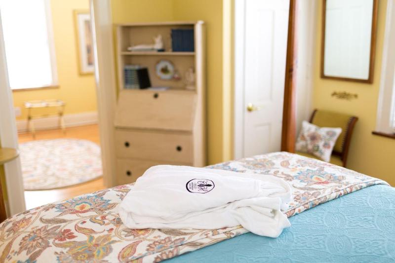 1810 Emerson House Bed & Breakfast-Adults Only image