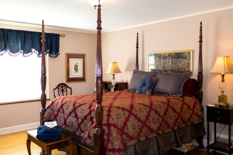 1810 Emerson House Bed & Breakfast-Adults Only image