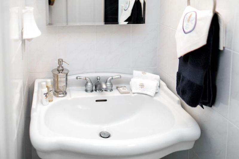 1810 Emerson House Bed & Breakfast-Adults Only image