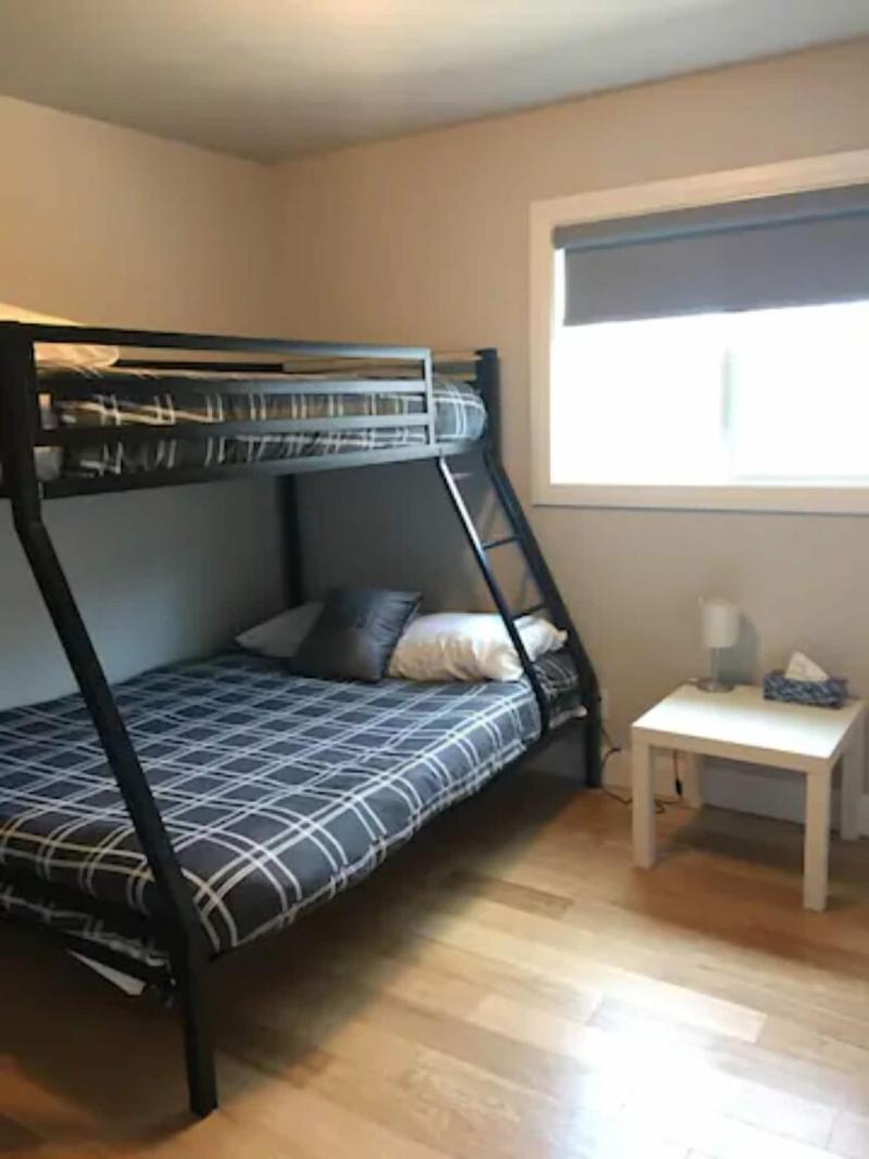 Cribs On The Hill image