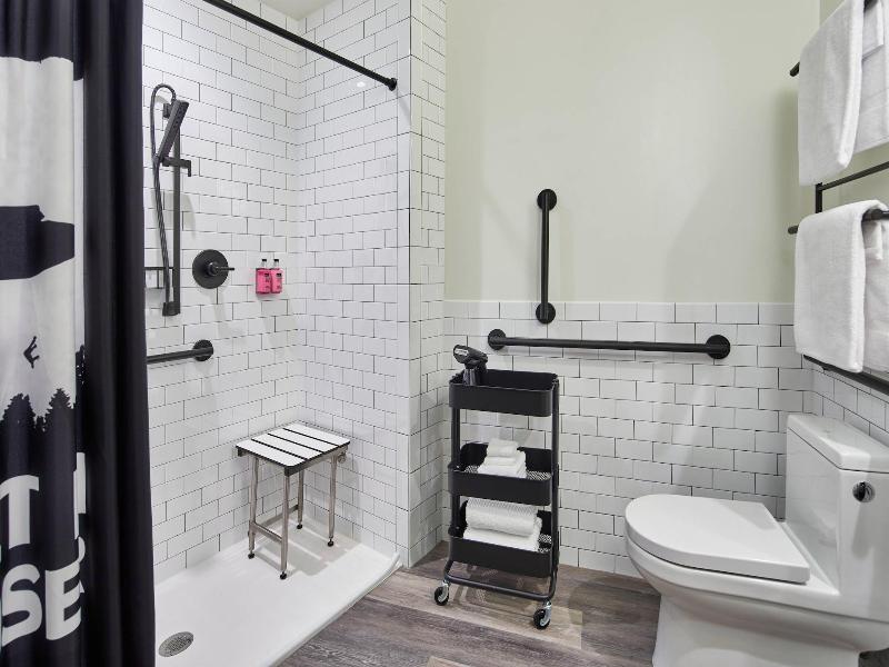 Moxy Columbus Short North image