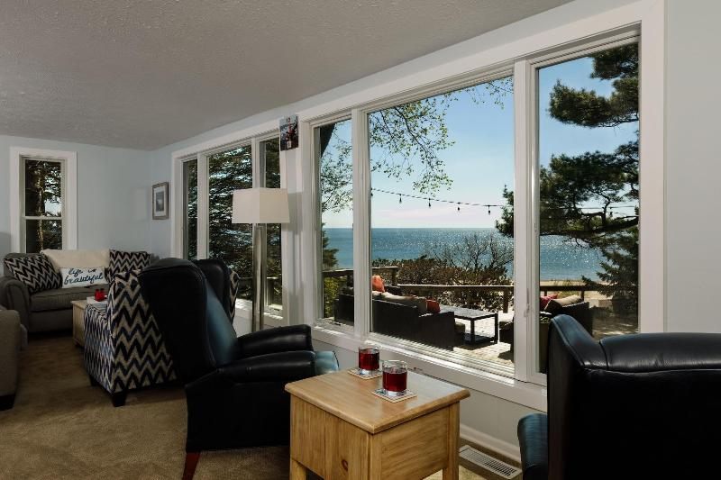 Looking Glass Beachfront Inn image