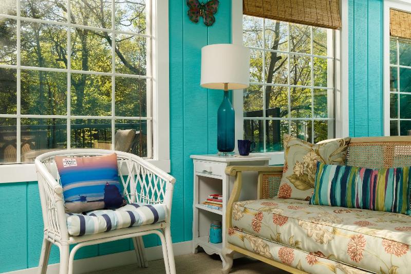 Looking Glass Beachfront Inn image