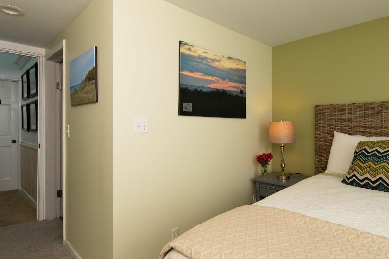 Looking Glass Beachfront Inn image