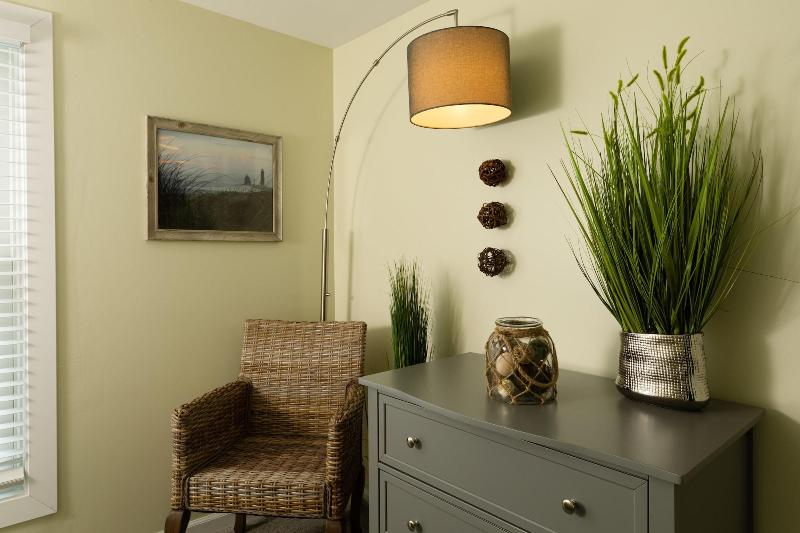 Looking Glass Beachfront Inn image