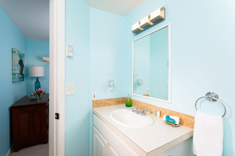 Looking Glass Beachfront Inn image