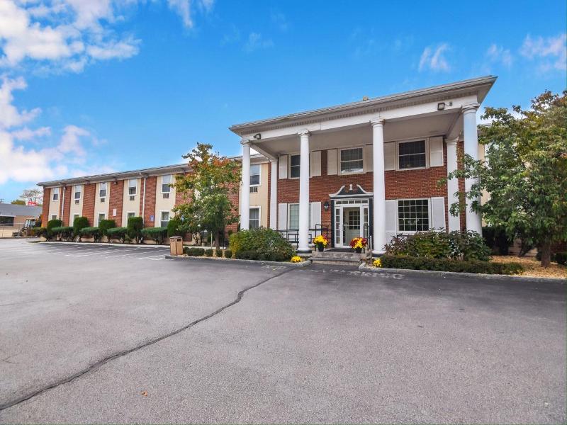 Charles River Motel image