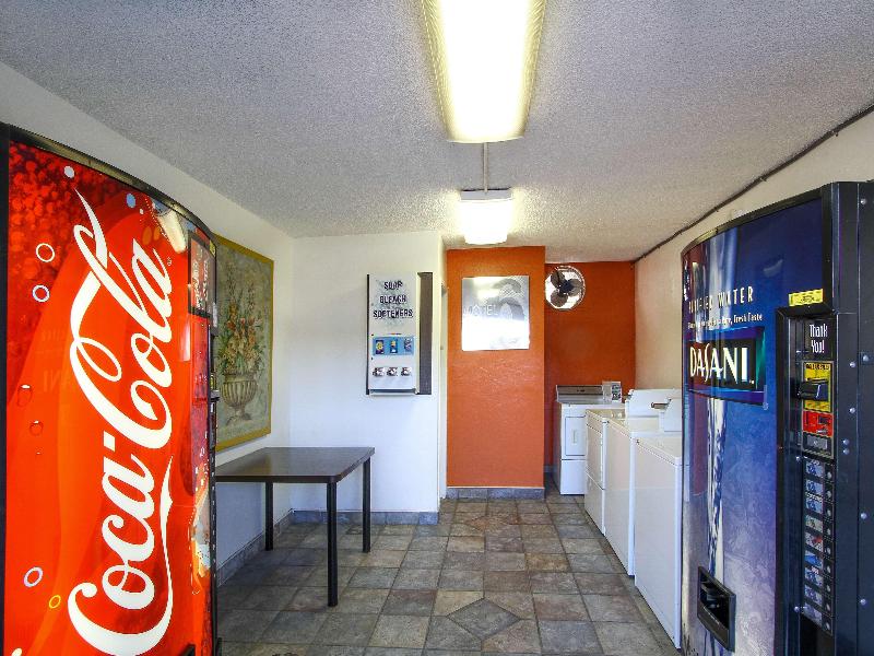 Motel 6 San Diego Airport - Harbor image