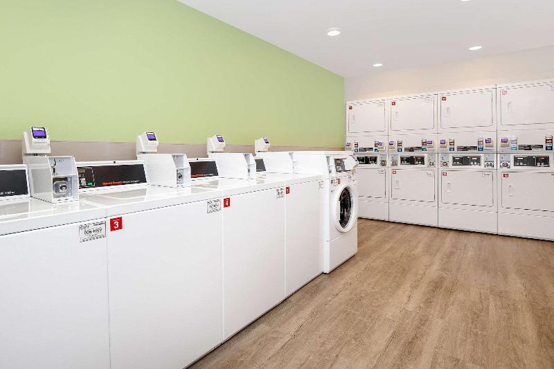 WoodSpring Suites Carol Stream - Chicago image