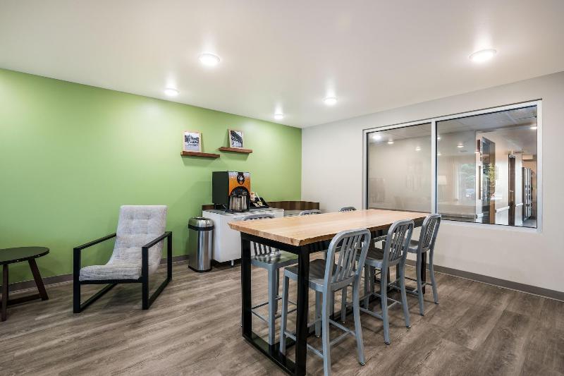 WoodSpring Suites Carol Stream - Chicago image