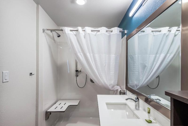 WoodSpring Suites Carol Stream - Chicago image