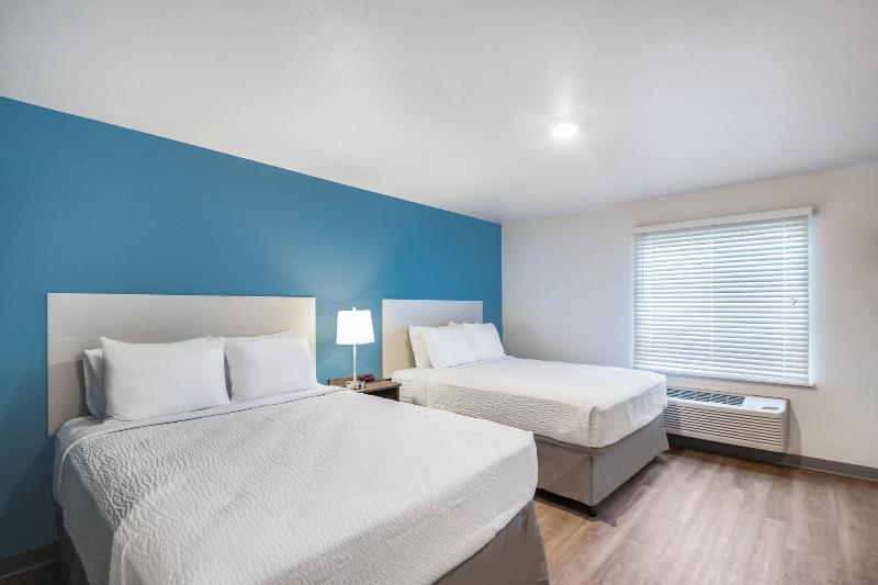 WoodSpring Suites Carol Stream - Chicago image