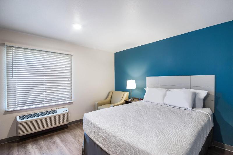 WoodSpring Suites Carol Stream - Chicago image
