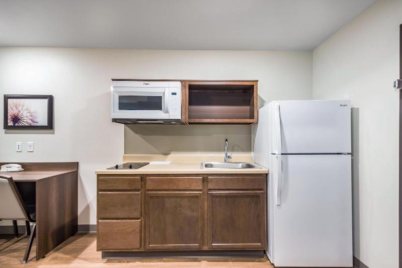 WoodSpring Suites Carol Stream - Chicago image