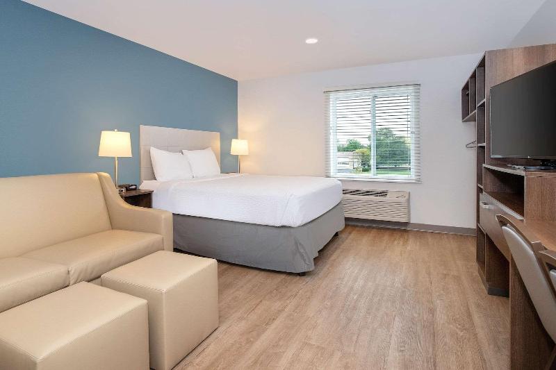 WoodSpring Suites Carol Stream - Chicago image