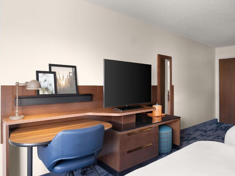 Fairfield Inn & Suites by Marriott Chicago Napervi image