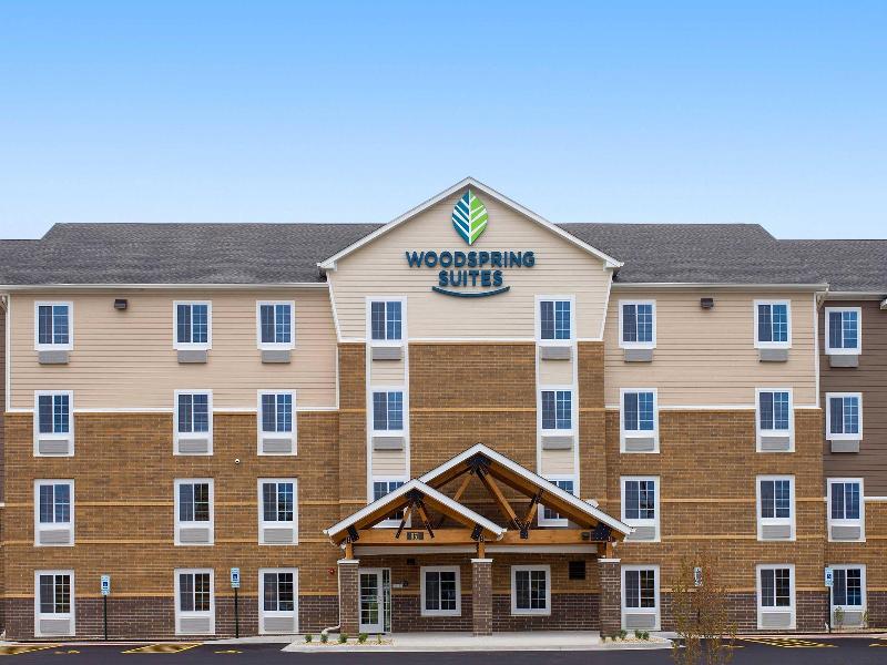Woodspring Suites Chicago Darien image