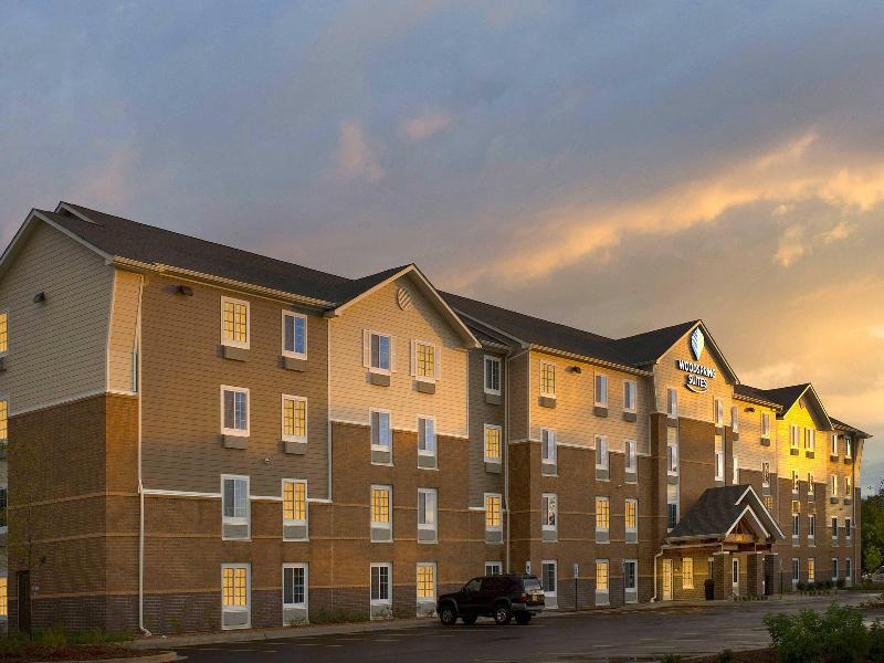 Woodspring Suites Chicago Darien image