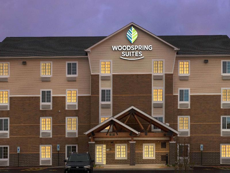 Woodspring Suites Chicago Darien image