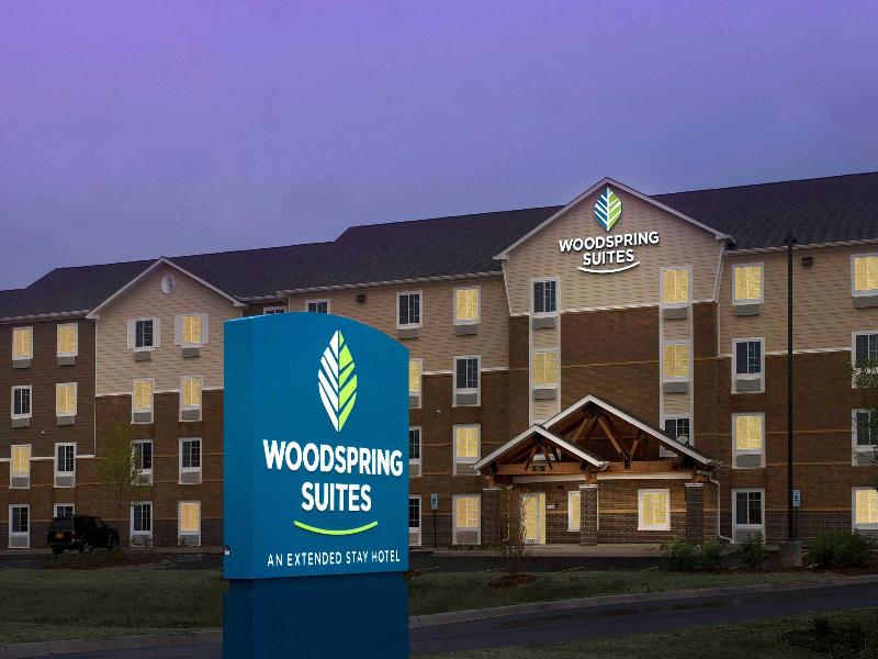 Woodspring Suites Chicago Darien image