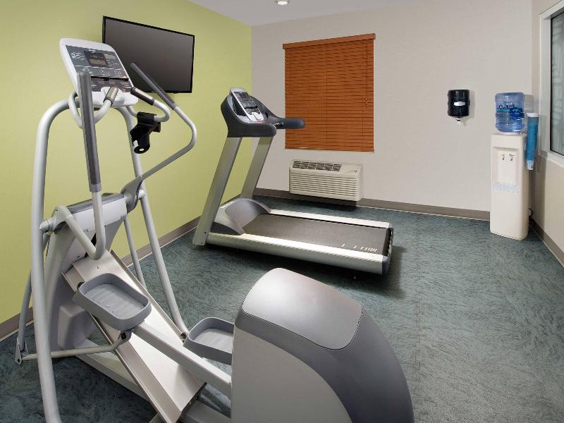 Woodspring Suites Chicago Darien image
