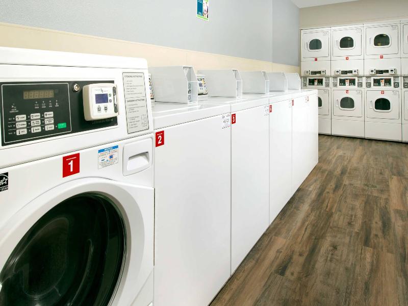 Woodspring Suites Chicago Darien image