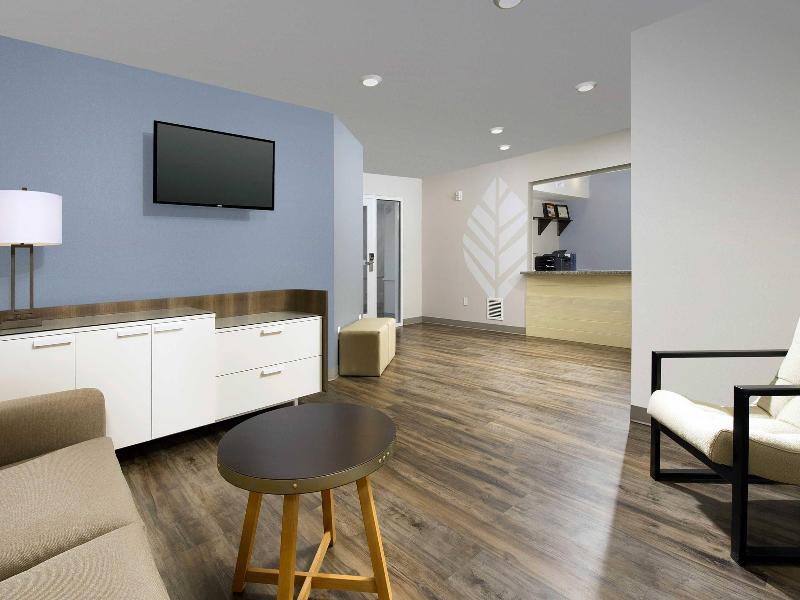 Woodspring Suites Chicago Darien image