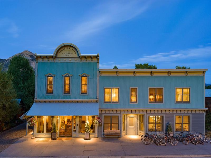 Eleven Experience Scarp Ridge Lodge image