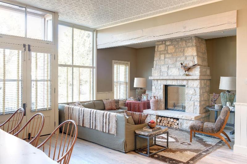 Eleven Experience Scarp Ridge Lodge image